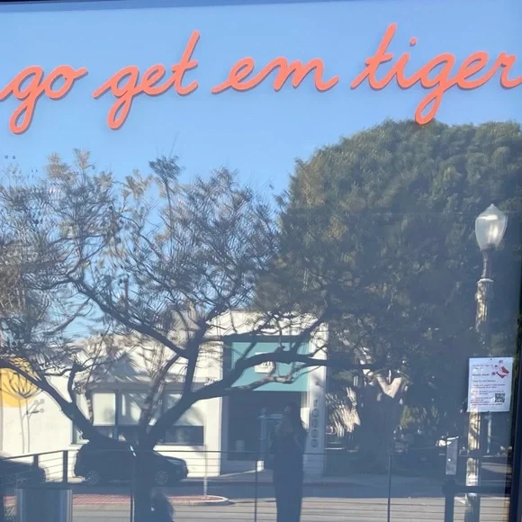 Meet - Picture 6 of 8